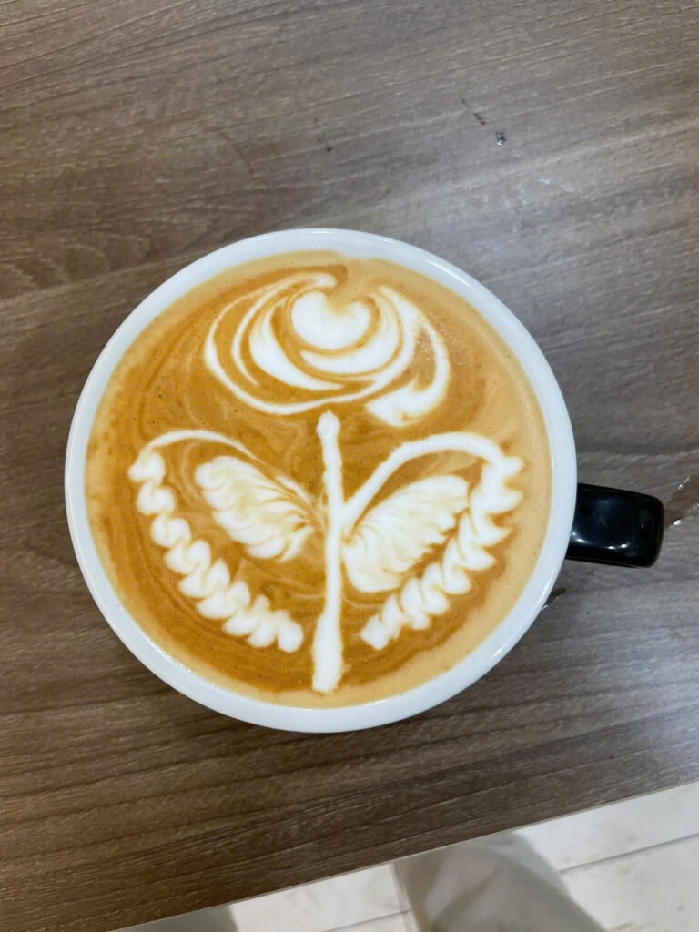 Latte Art hoa hồng 1